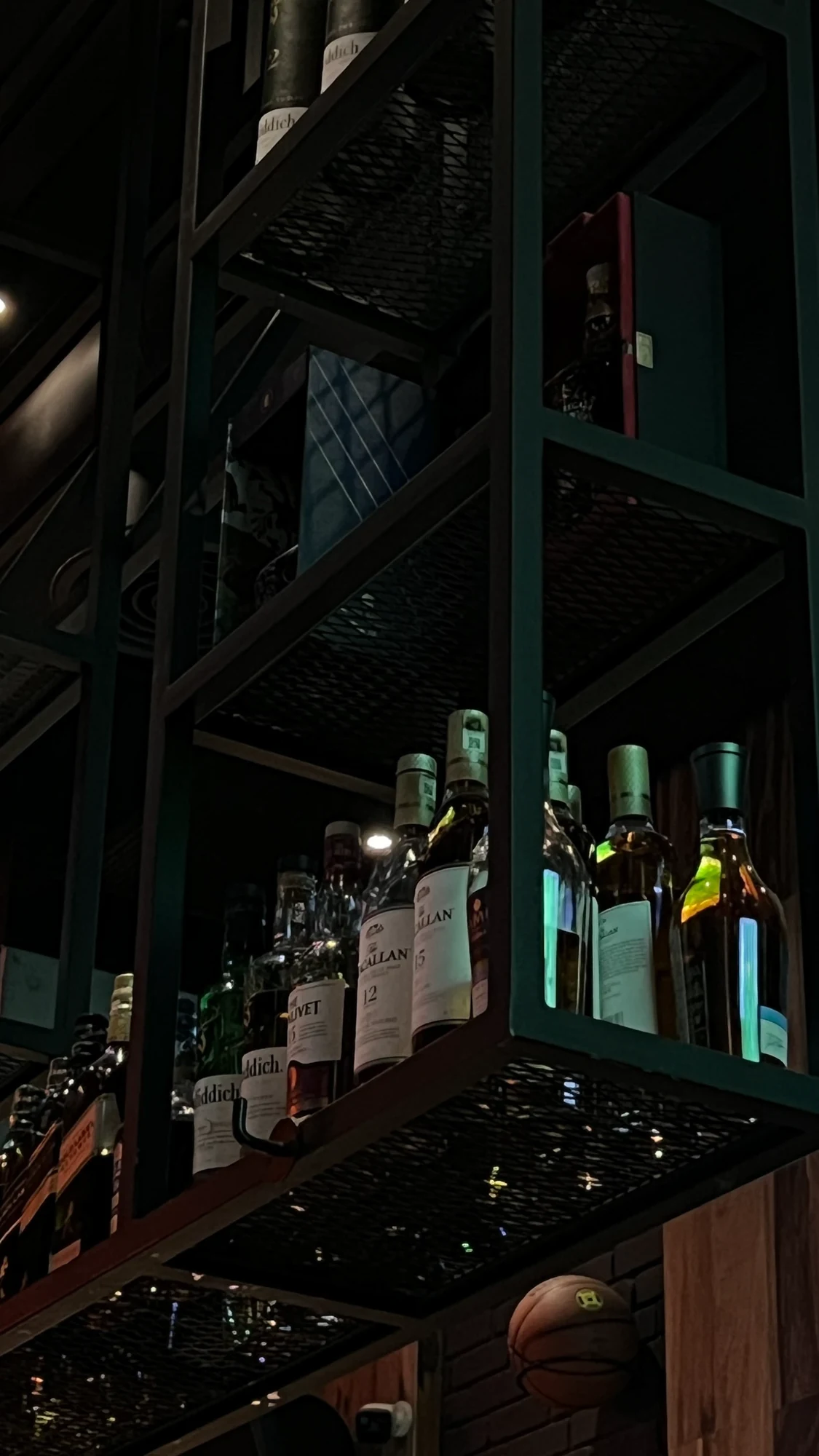 Bar13 — photograph 3